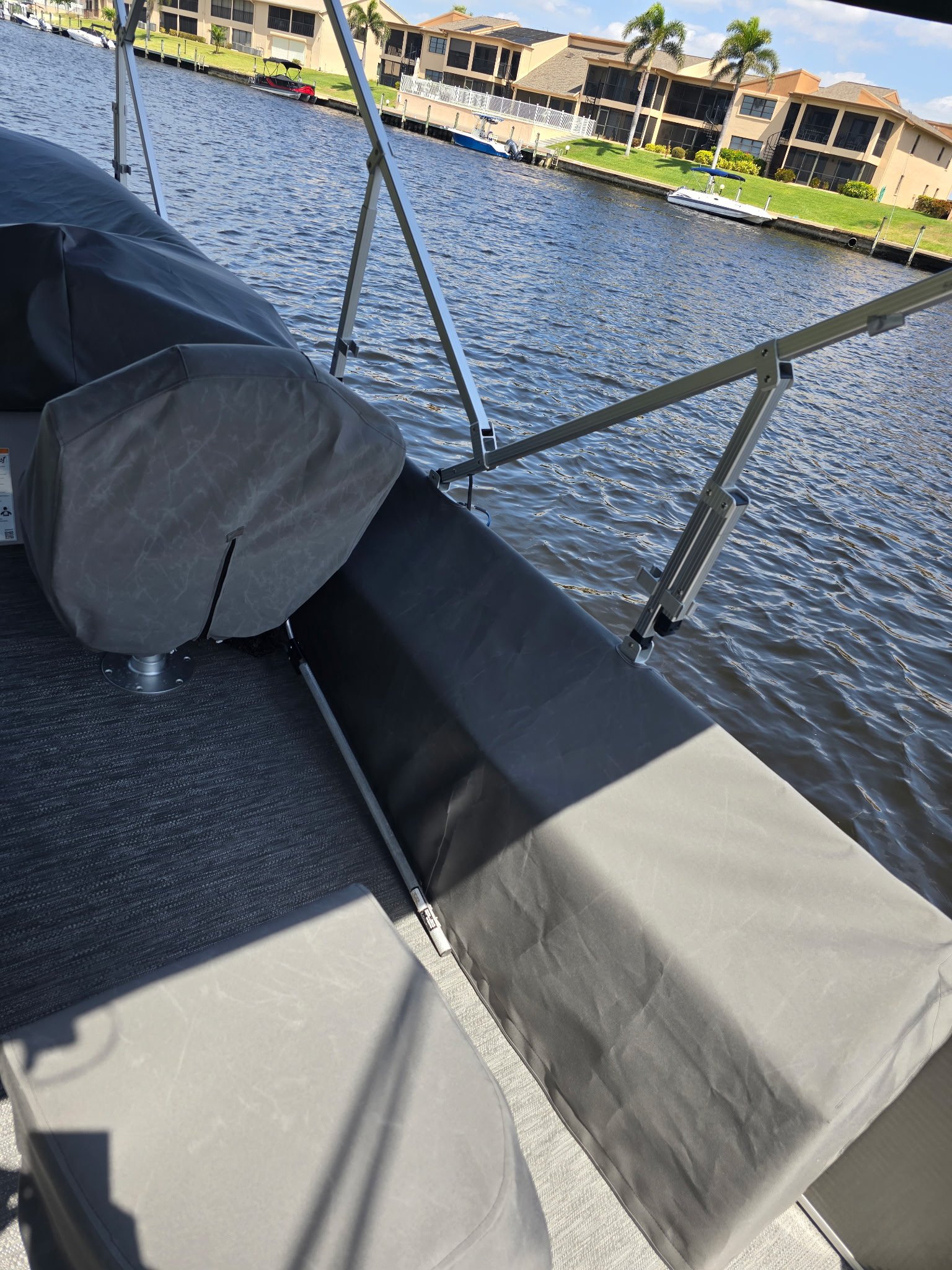 pontooncover6